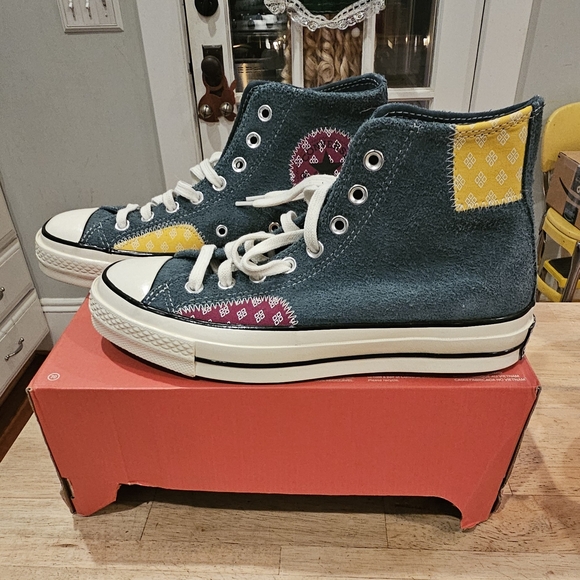 Converse High-Top Sneakers with Patchwork Design 8.5 Womens - Picture 2 of 9